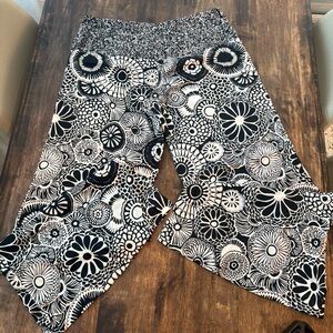 Luca Luca Designer Italian Palazzo Pants! Black and off White Silk! Sequins BOHO